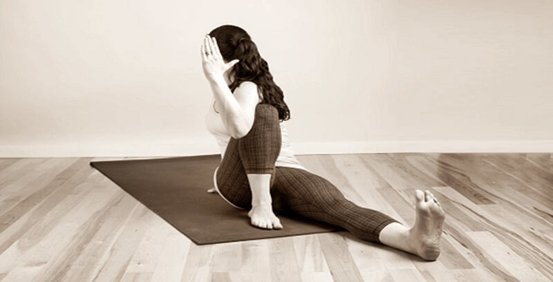 앉아 있는 꿈해몽 13가지 태몽 길몽 길운 총정리 일곱번째