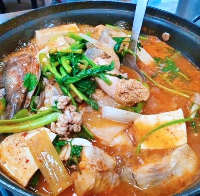 토요일은밥이좋아 토밥좋아 천안 감칠맛 생태찌개 맛집