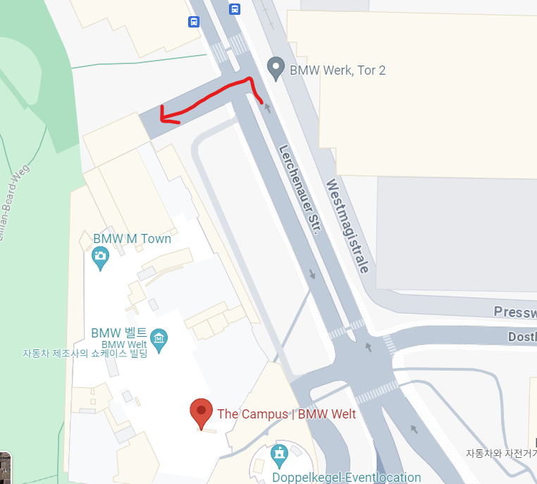 BMW 박물관 주차