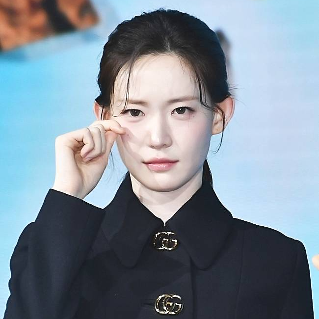 배우-최윤지