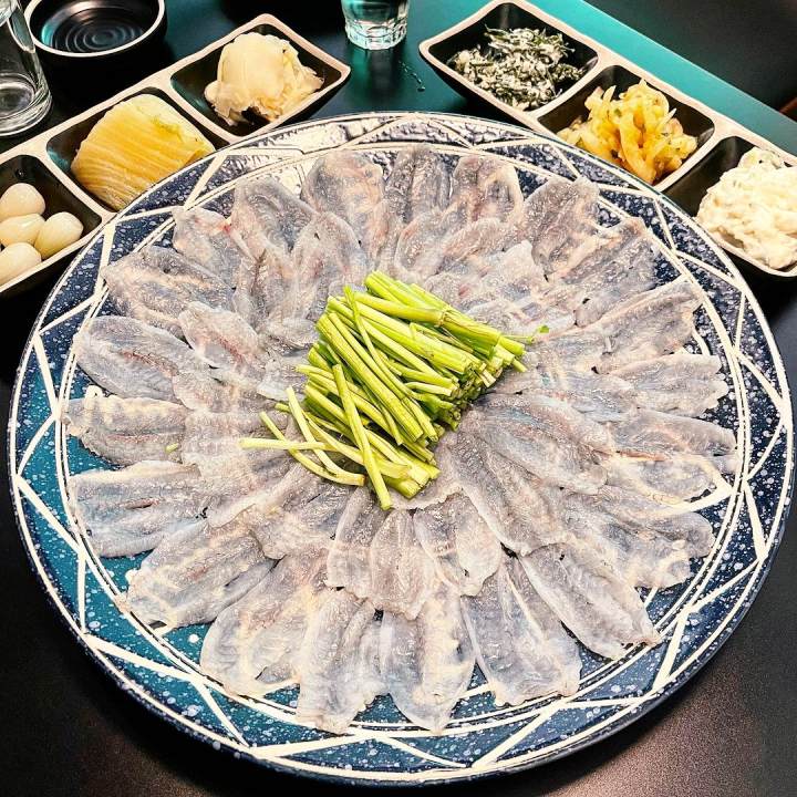 강남 압구정 맛집 추천 생방송투데이 입에 착착 감기는 쫄깃함 귀한 별미 복어회 졸복회 오늘방송 맛의 승부사