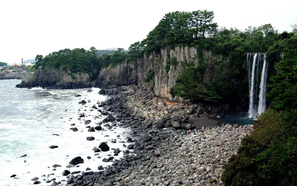 정방폭포 (Jeongbang Waterfall)