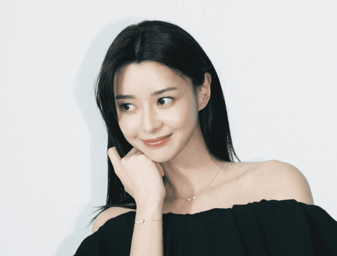 권나라 사복