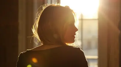 햇빛드는창가-사람