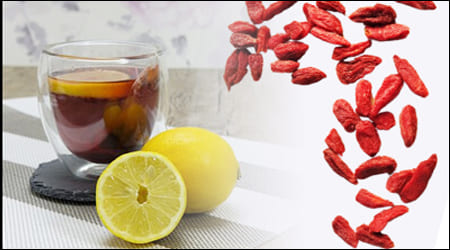 뜨거운 차와 레몬, 말린 구기자