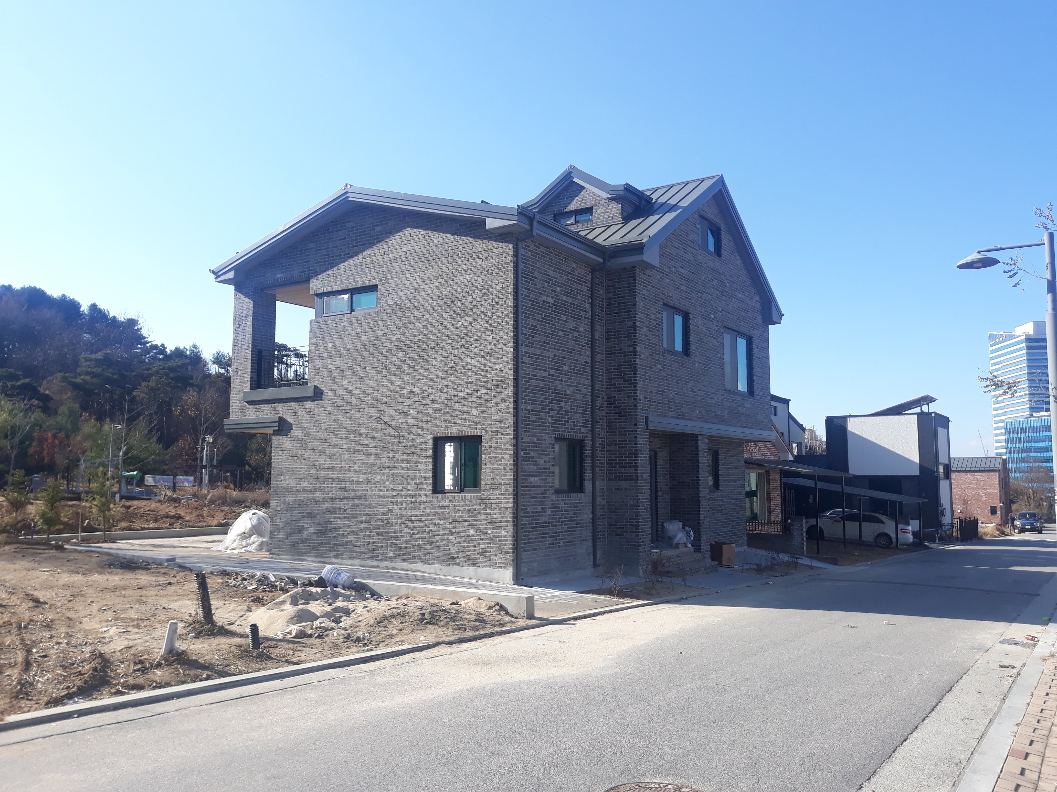 외벽을 벽돌로 쌓은 전원주택