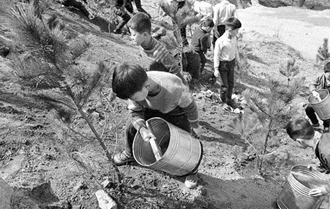 제21회 식목일 기념행사 참석 아동들 (1966)