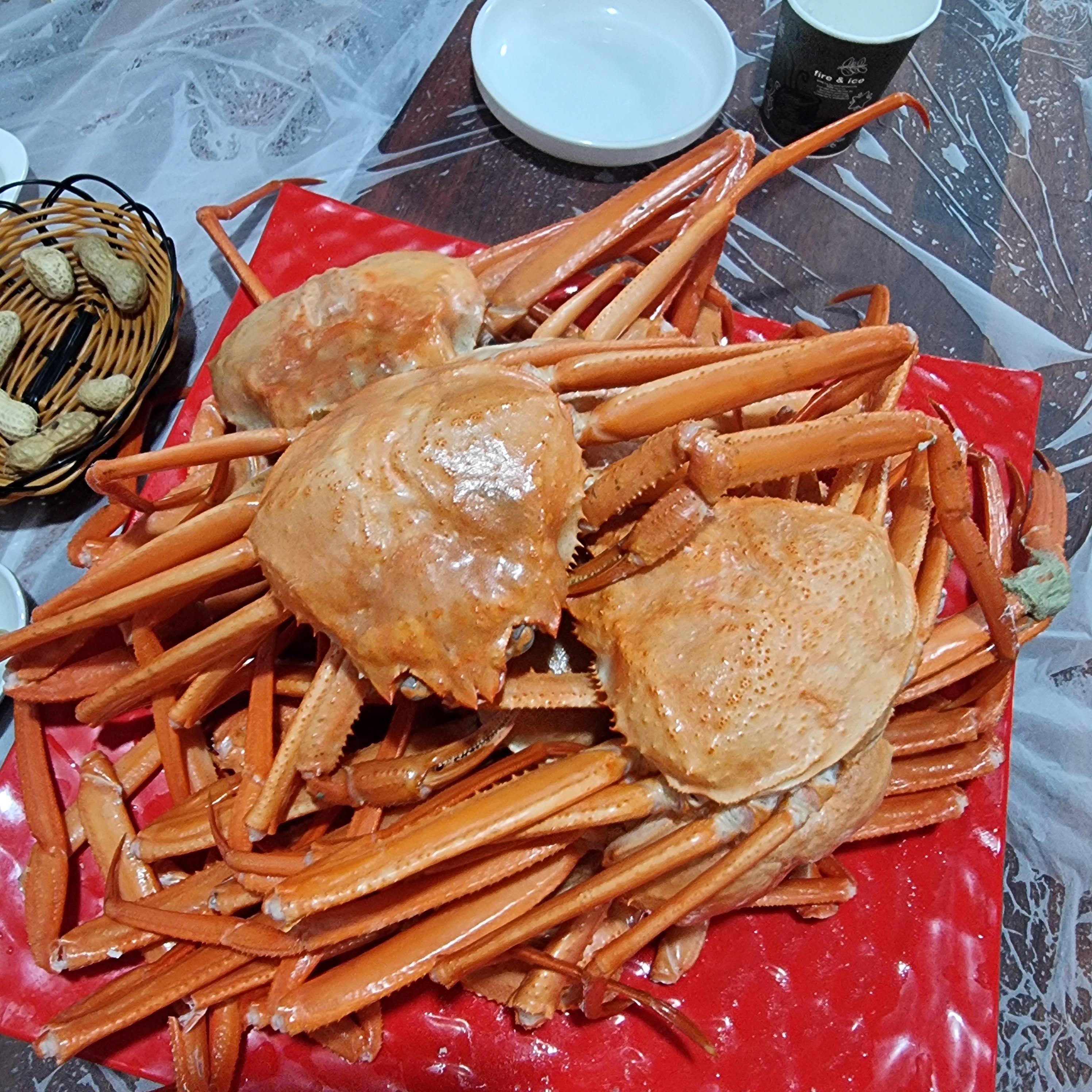 홍게무한리필되어 나옵니다.