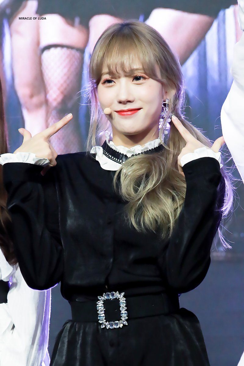 우주소녀 루다 인스타그램 사진 몸매