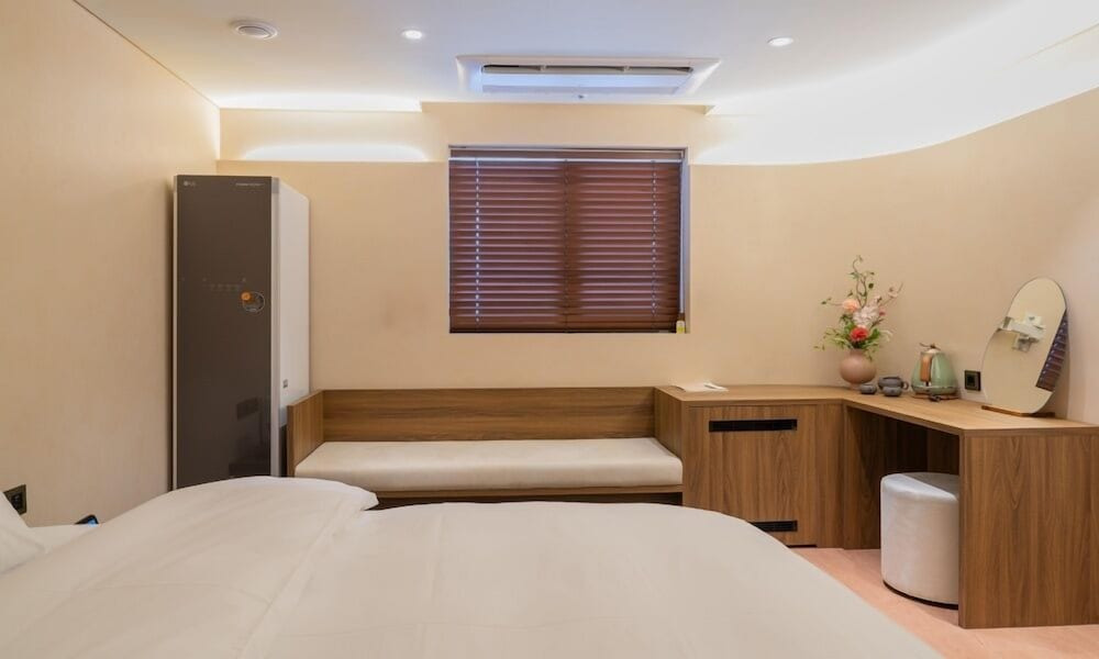 잠실 오로시에 관광호텔 특가! 신상 부티크 호텔 완전정복 (루프탑수영장+사운드바+스마트시스템 총정리)