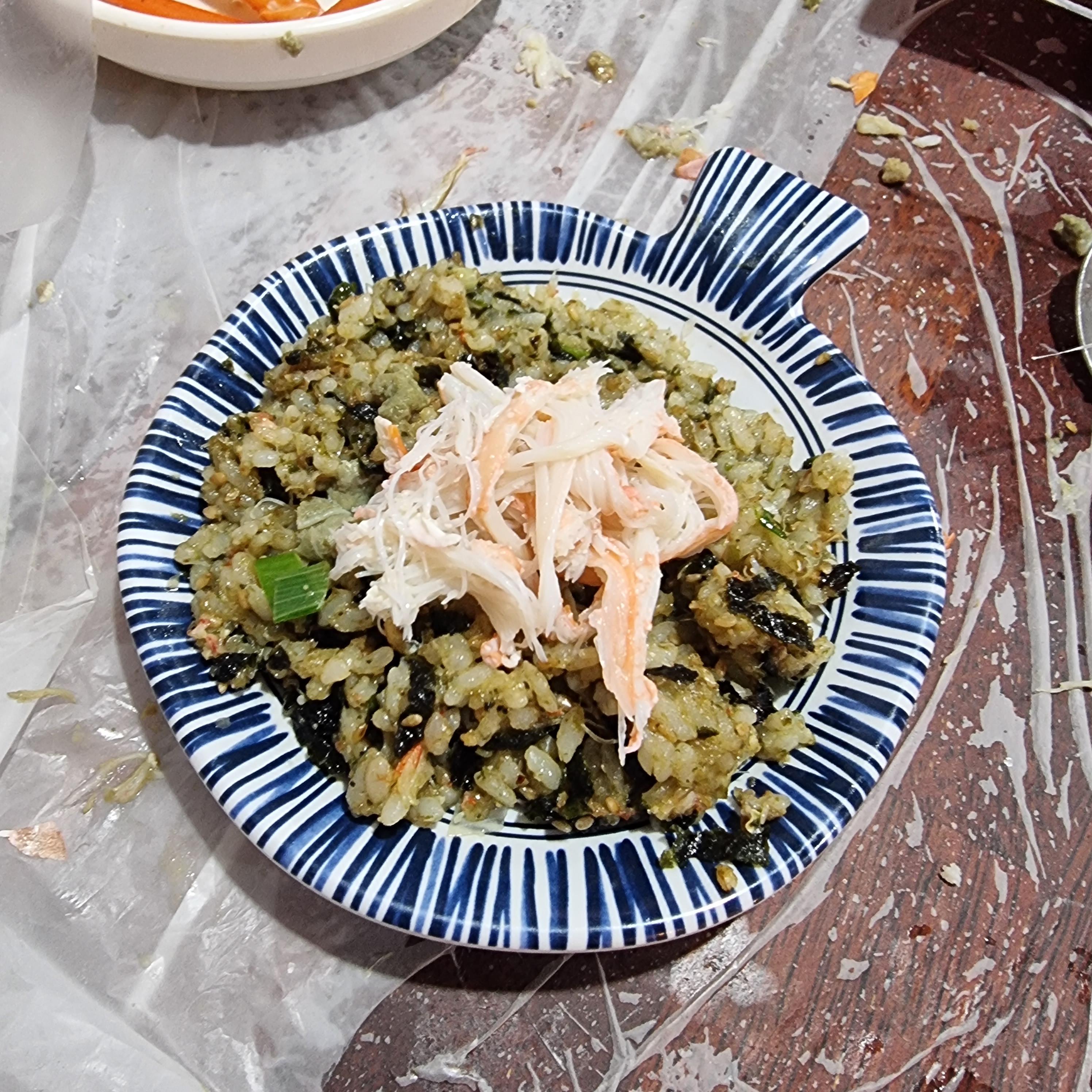 먹음직스러운 무한리필 홍게장