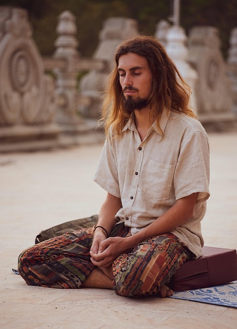 명상하는 남자 사진