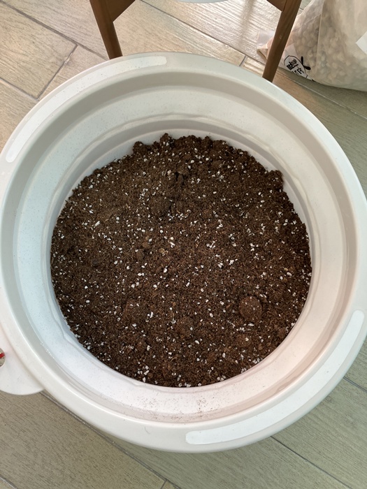 펄라이트와 바크 혼합한 흙 배합 준비