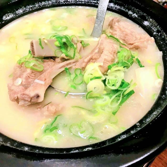 식객 허영만 백반기행 강남 가로수길 신사 제주식 수육 돔베고기 맛집