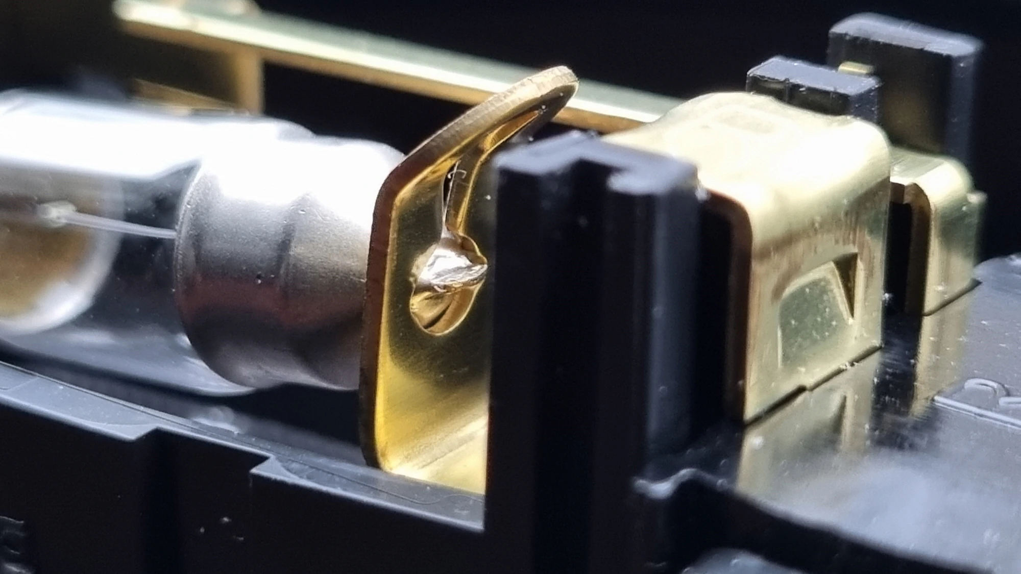 전구 단자 모양