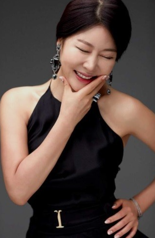 유지나-사진