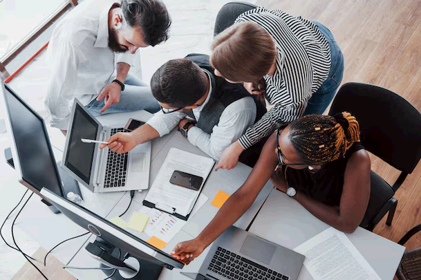 행동경제학으로 보는 주식시장 버블과 붕괴 패턴