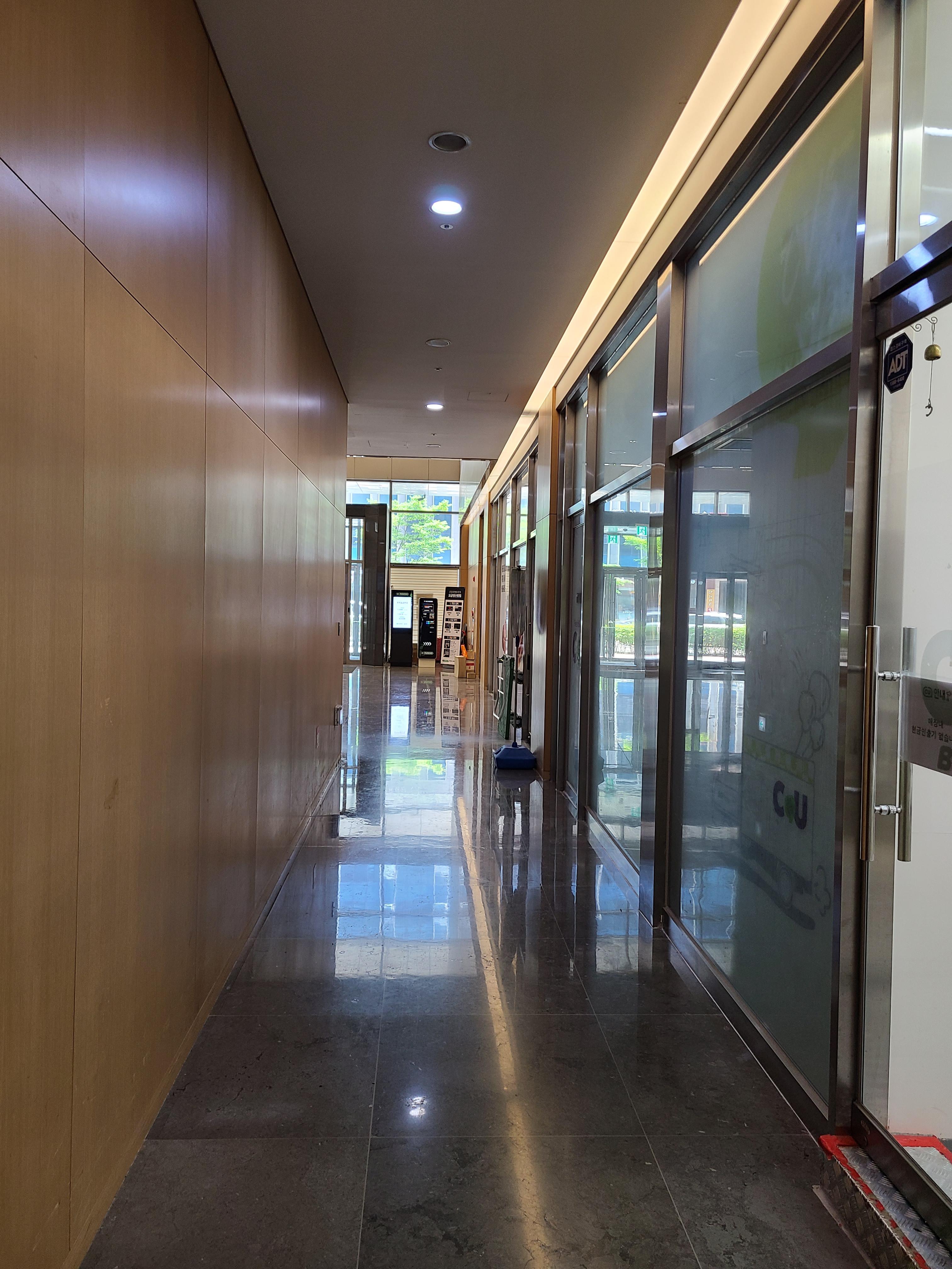 문정대명밸리온 1층 내부1