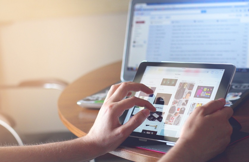 AI와 디지털 전환으로 부상하는 하이브리드 직업군