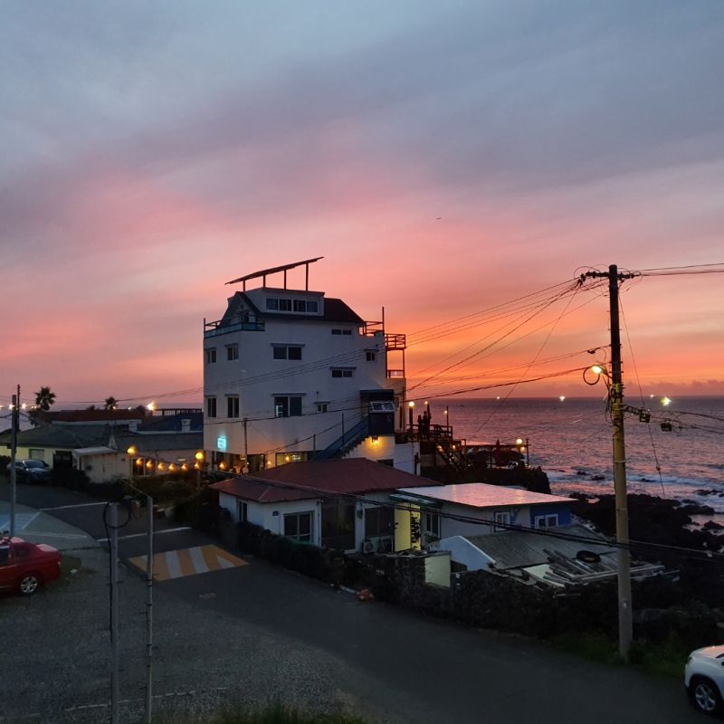 제주 한달살기 조천 숙소에서 본 노을