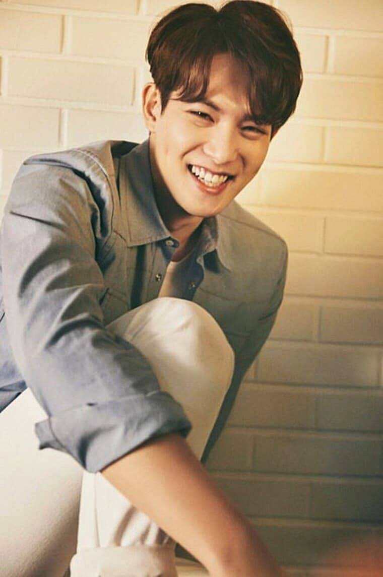 씨엔블루-출신-이종현