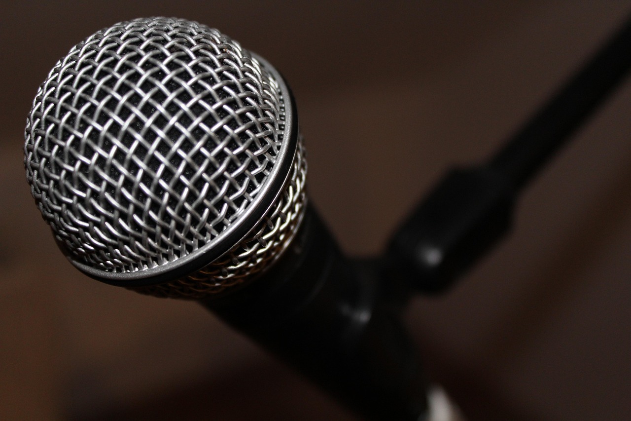 심사위원 마이크 클로즈업 관련 사진