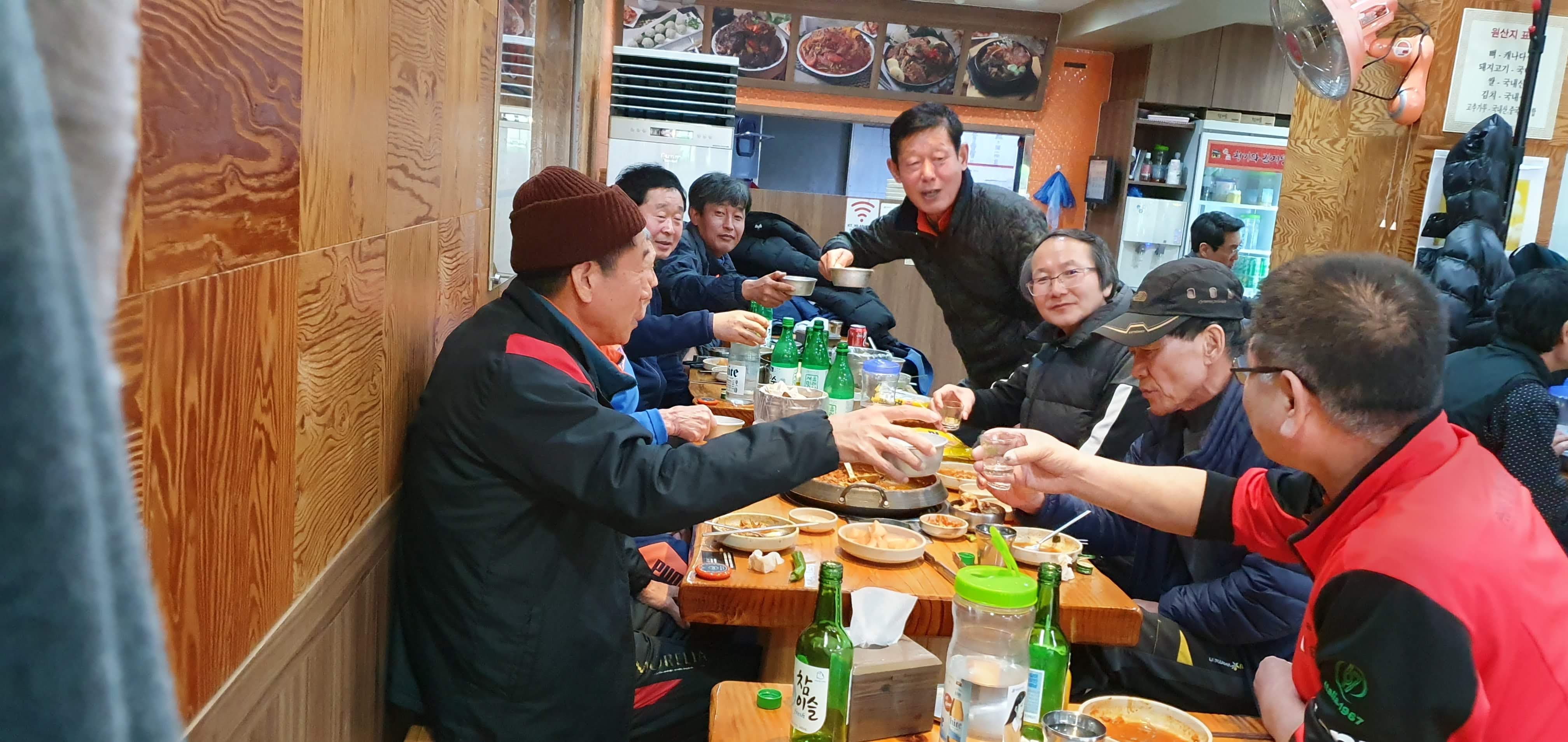난우FC는 회원들 간의 우정을 나누고 삶을 함께 걸어가는 공동체