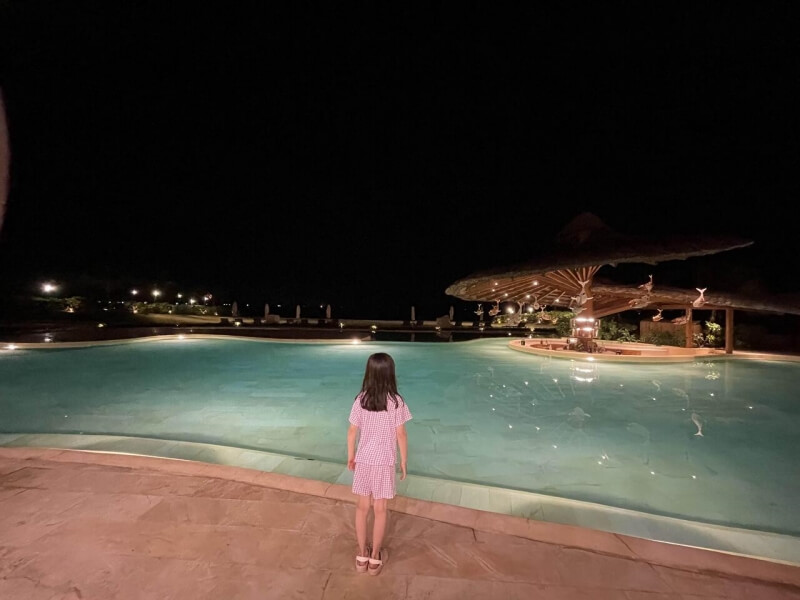 나트랑 아나만다라 올인클루 석식 후 수영장 산책