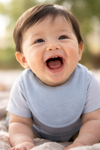 웃고있는 아기사진