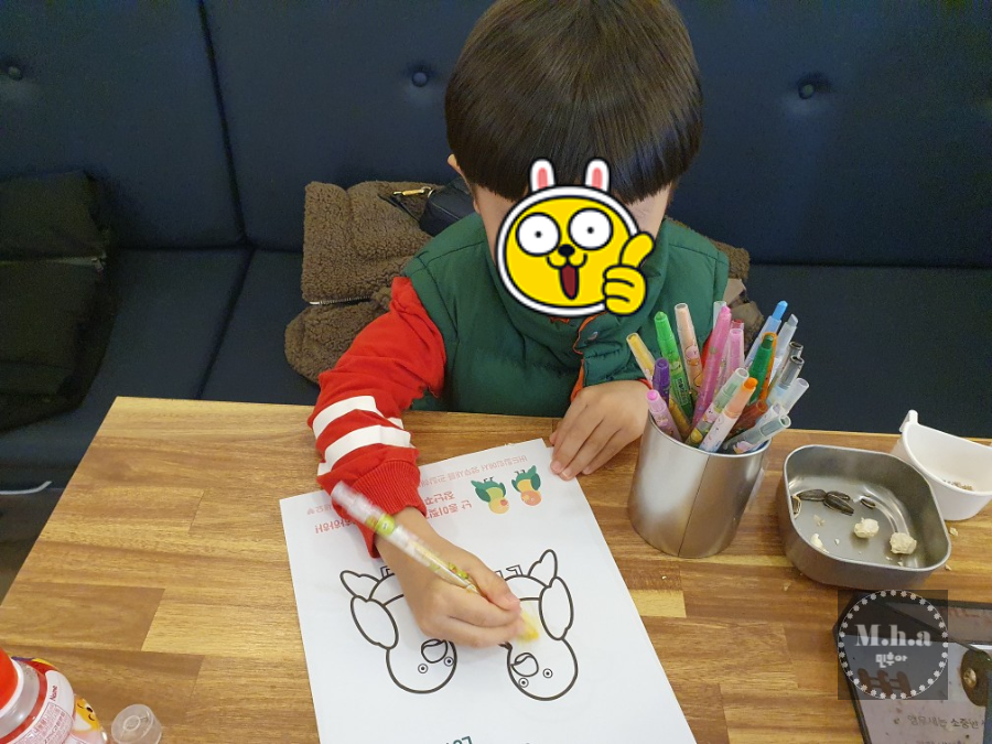 앵무새 체험 카페