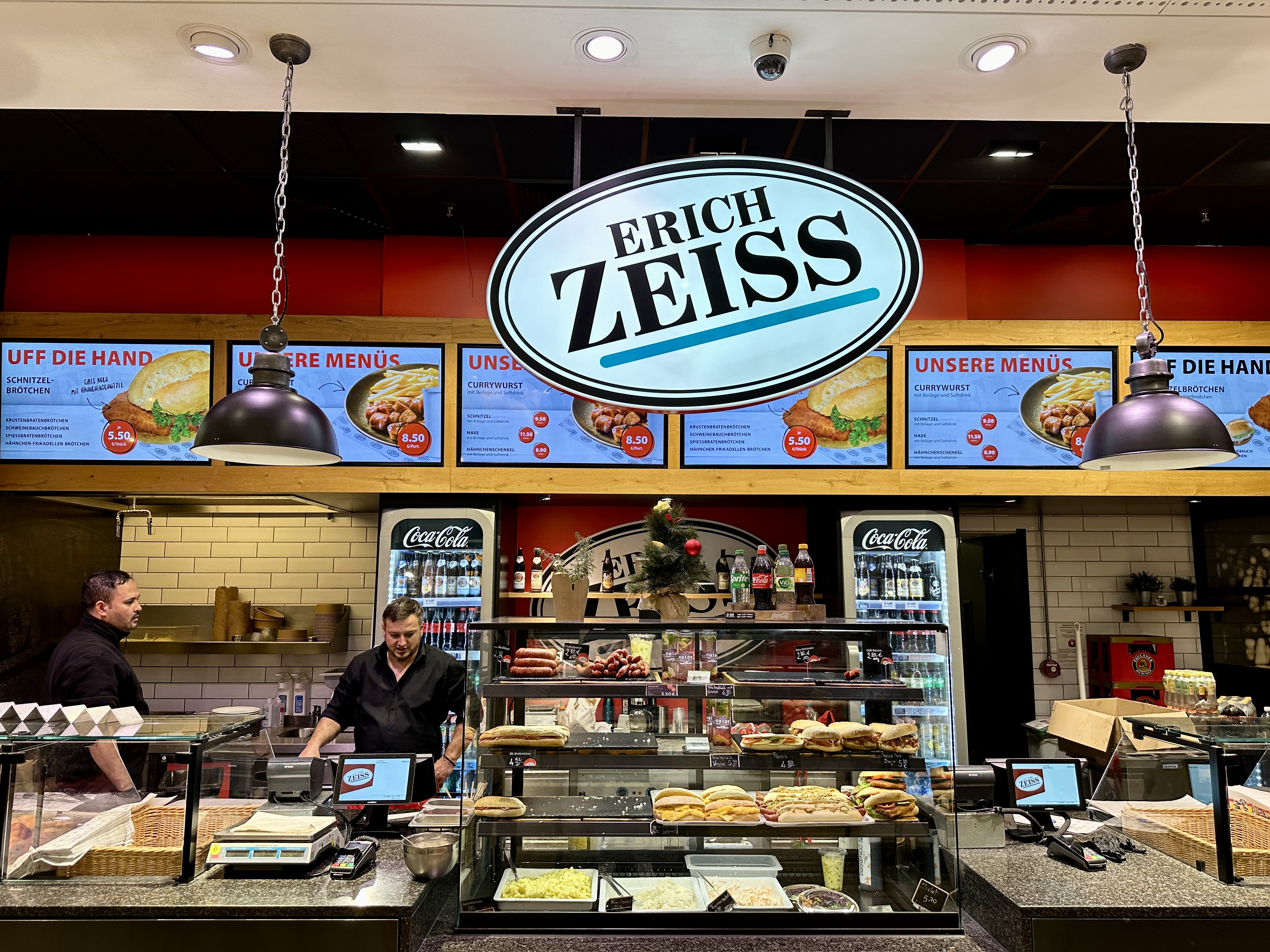 슈바이학센을 판매하는 ERICH ZEISS