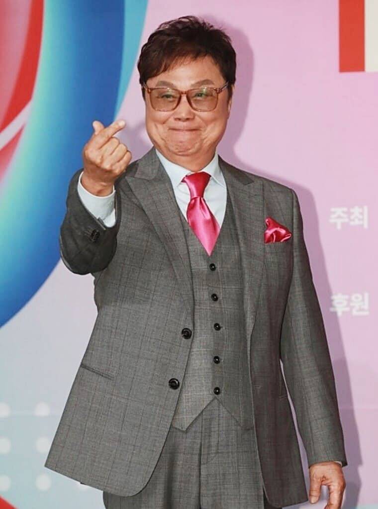 가수-남진