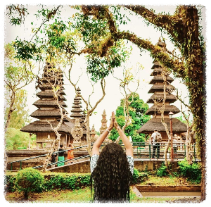 띠르타 엠풀 사원