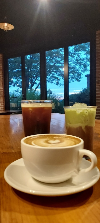 바닐라라떼 포레스트카카오 아메리카노