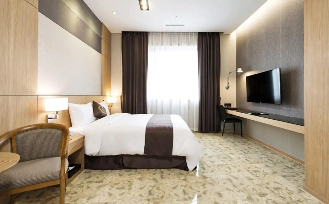 골드리버호텔-리버-스위트-침실