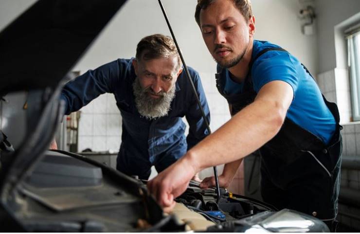 자동차를 고치는 사람