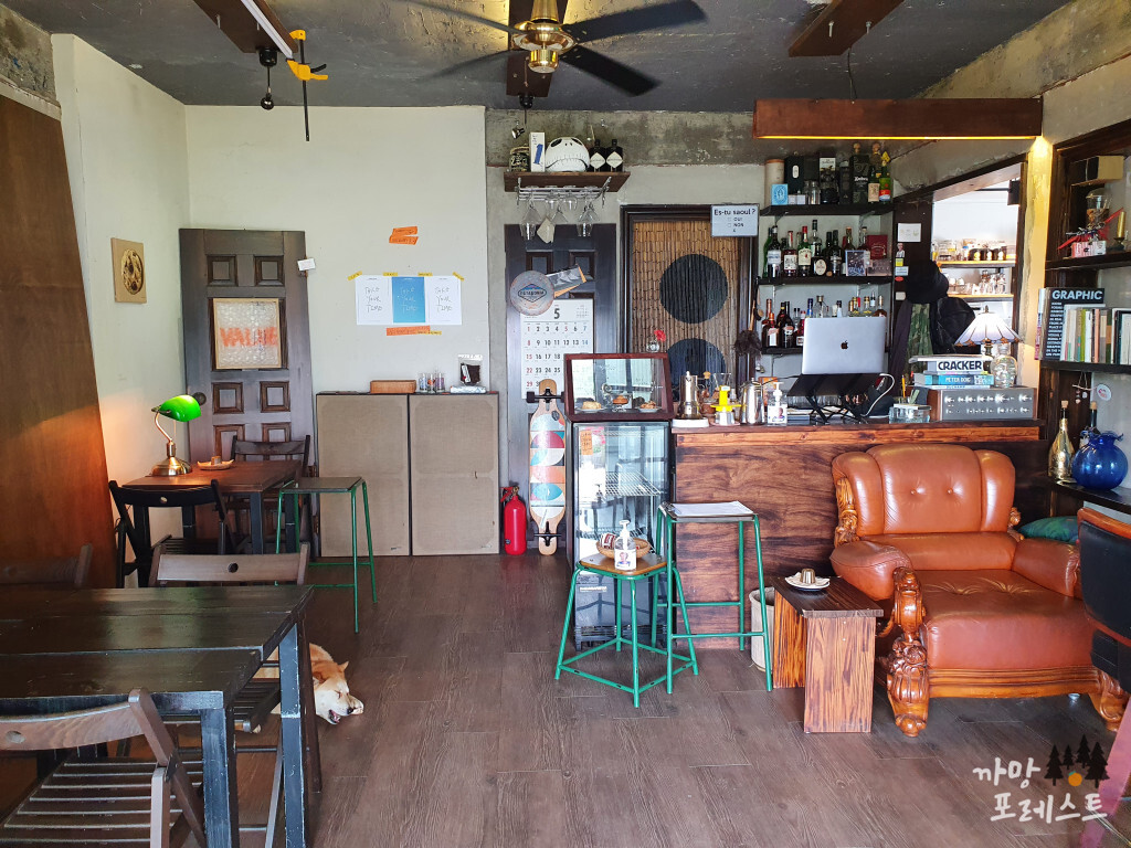 다금바리스타 매장내부