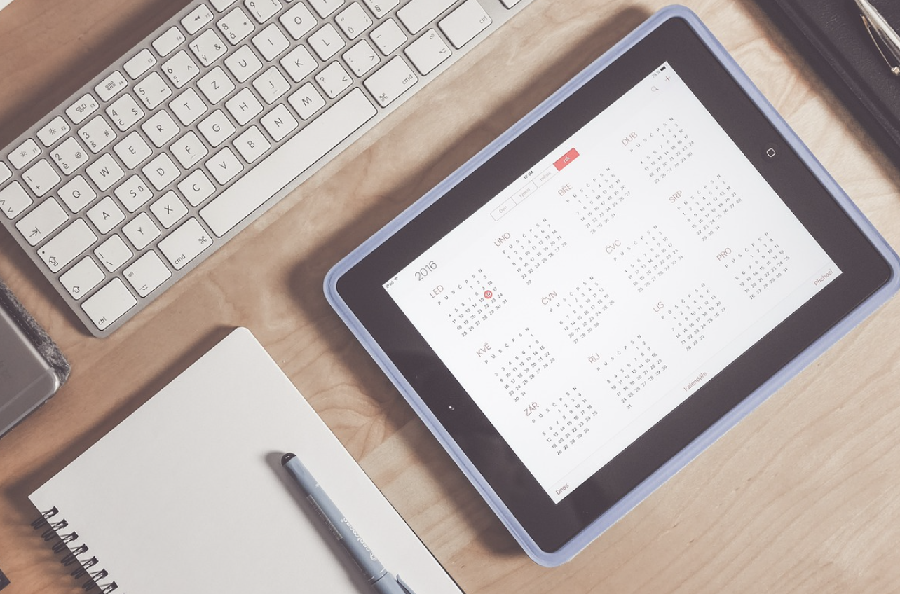 공무원 외에도 출근하는 직종은? 1