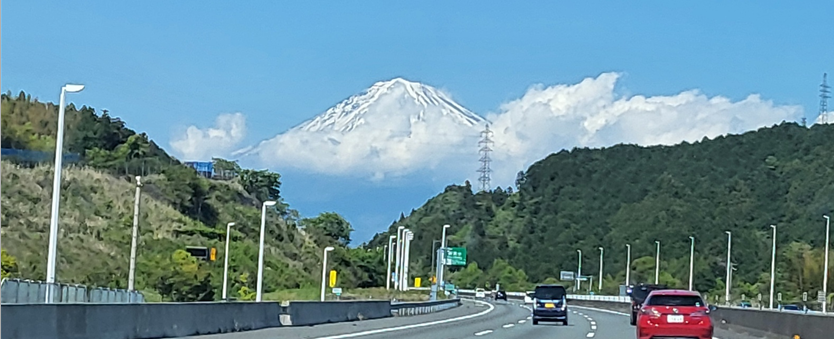 하늘위에 후지산이 나타남