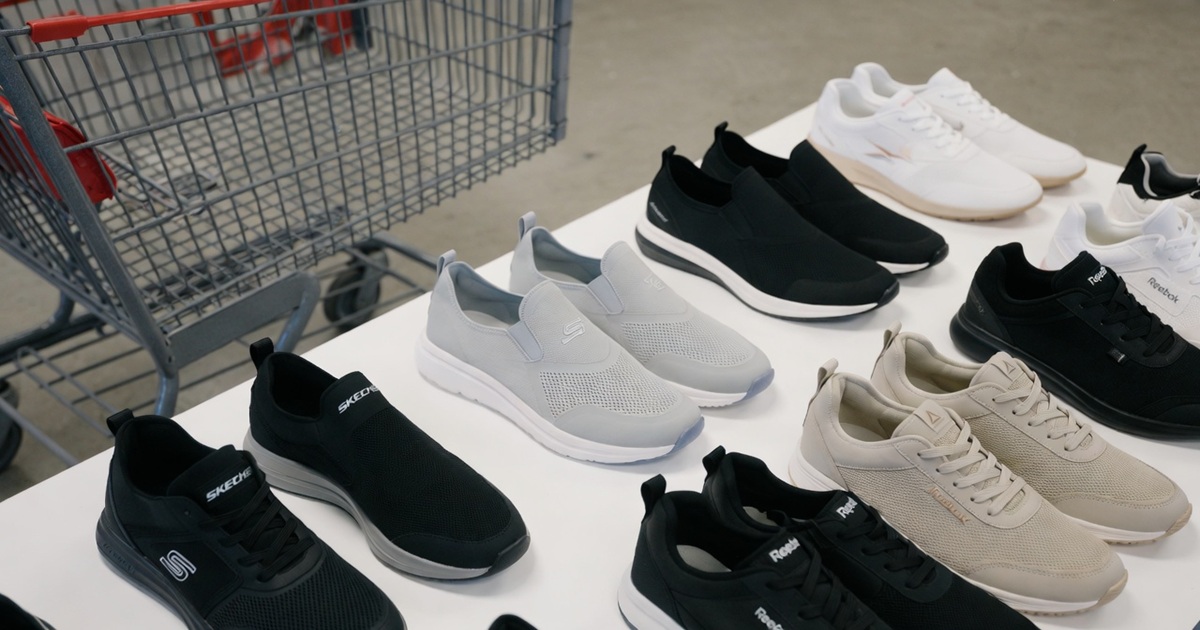 코스트코에서 구매한 스케처스 운동화를 쿠팡에 리셀하는 부업 상품 진열 모습