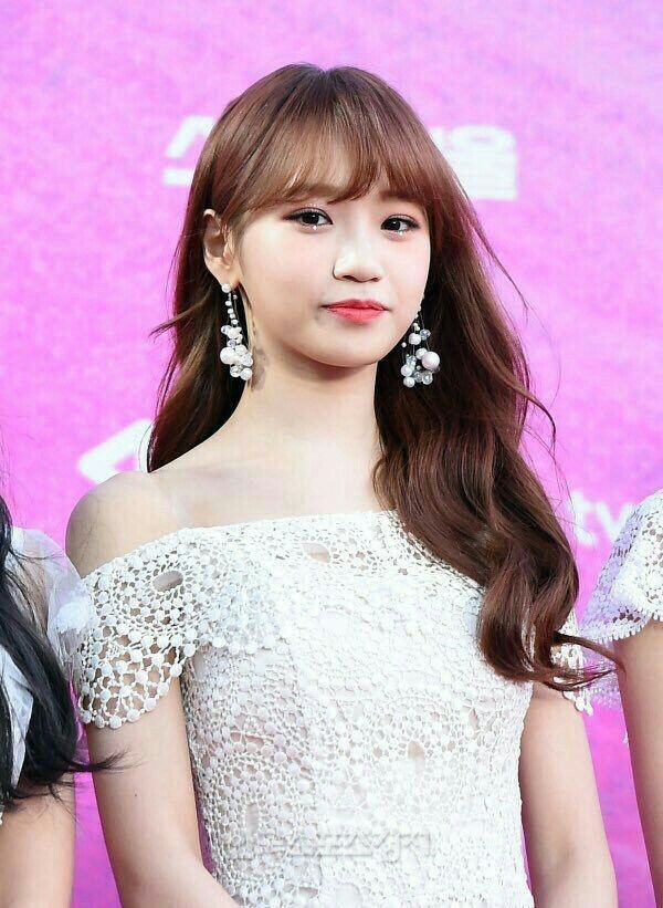김채원 사진 모음 김채원 사진 모음