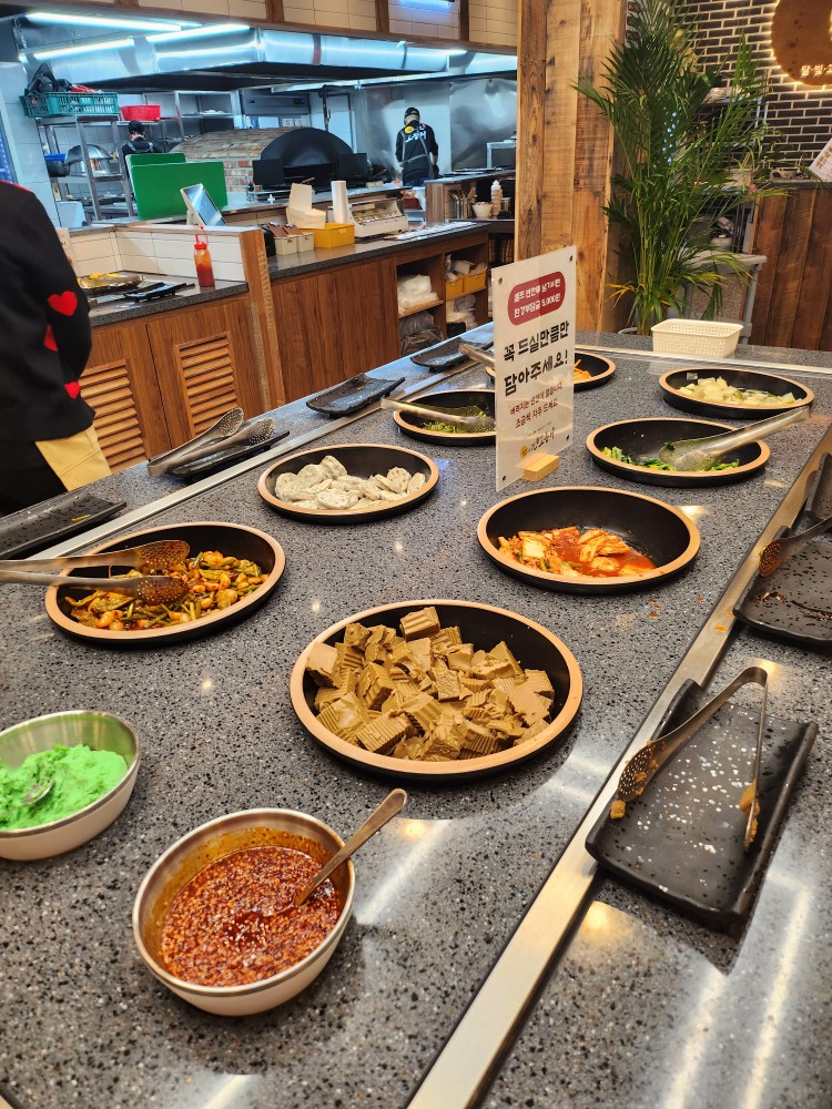 반찬 리필 코너