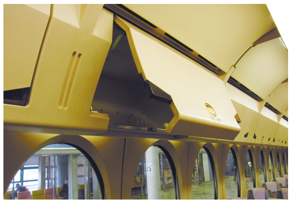 특급 라피트 머리 위의 짐 수납함