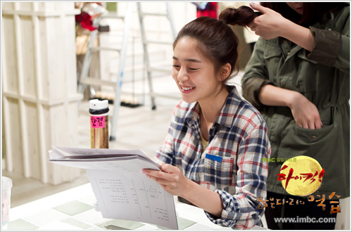 묶은 머리가 더 잘어울리는 경우