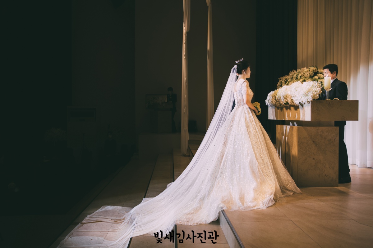 위더스 영등포 펠리체홀 본식스냅 덕담 측면