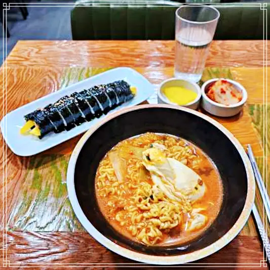 생방송 오늘저녁 송파 가락시장 직접 짠 참기름 바른 참깨 김밥 맛집