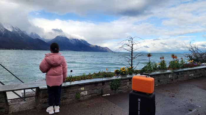 몽트뢰의 레만호에서 꿈꾸는 우리