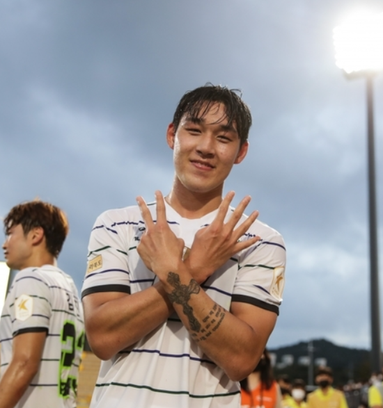 전북 현대 모터스 송민규 경기 모습│K리그 공격수 프로필