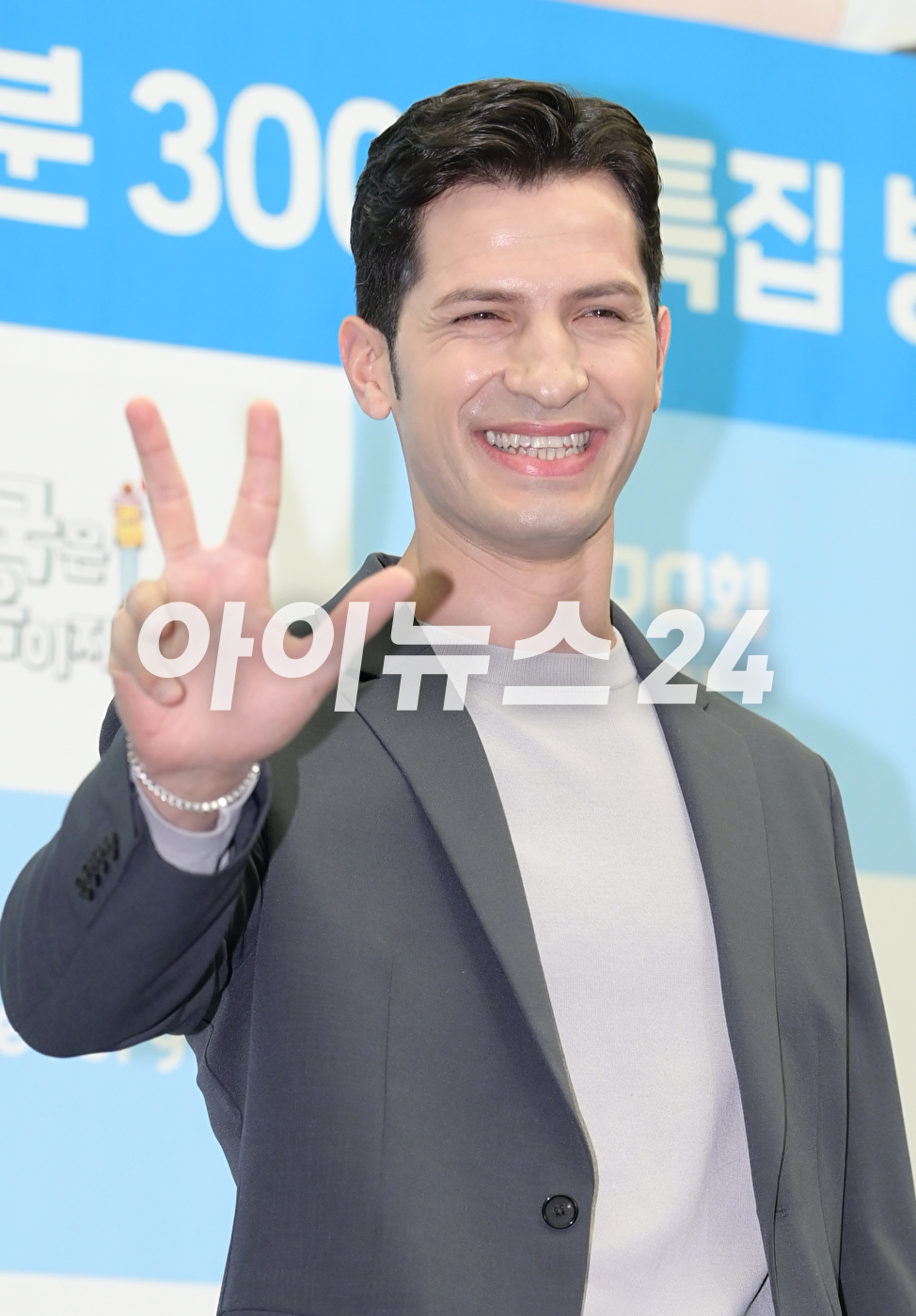 방송인 알베르토-이현이-김준현이 15일 오전 서울 상암동 스탠포드 호텔에서 진행된 MBC 에브리원 &#39;어서와 한국은 처음이지&#39; 300회 특집 기자간담회에 참석하고 있다. [사진=정소희 기자]