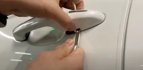 자동차 손잡이 열쇠구멍